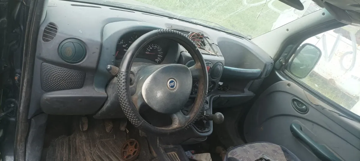 Fiat Doblo 1.3 16v 2004 Sucata Para Retirada De Peças (Usado)