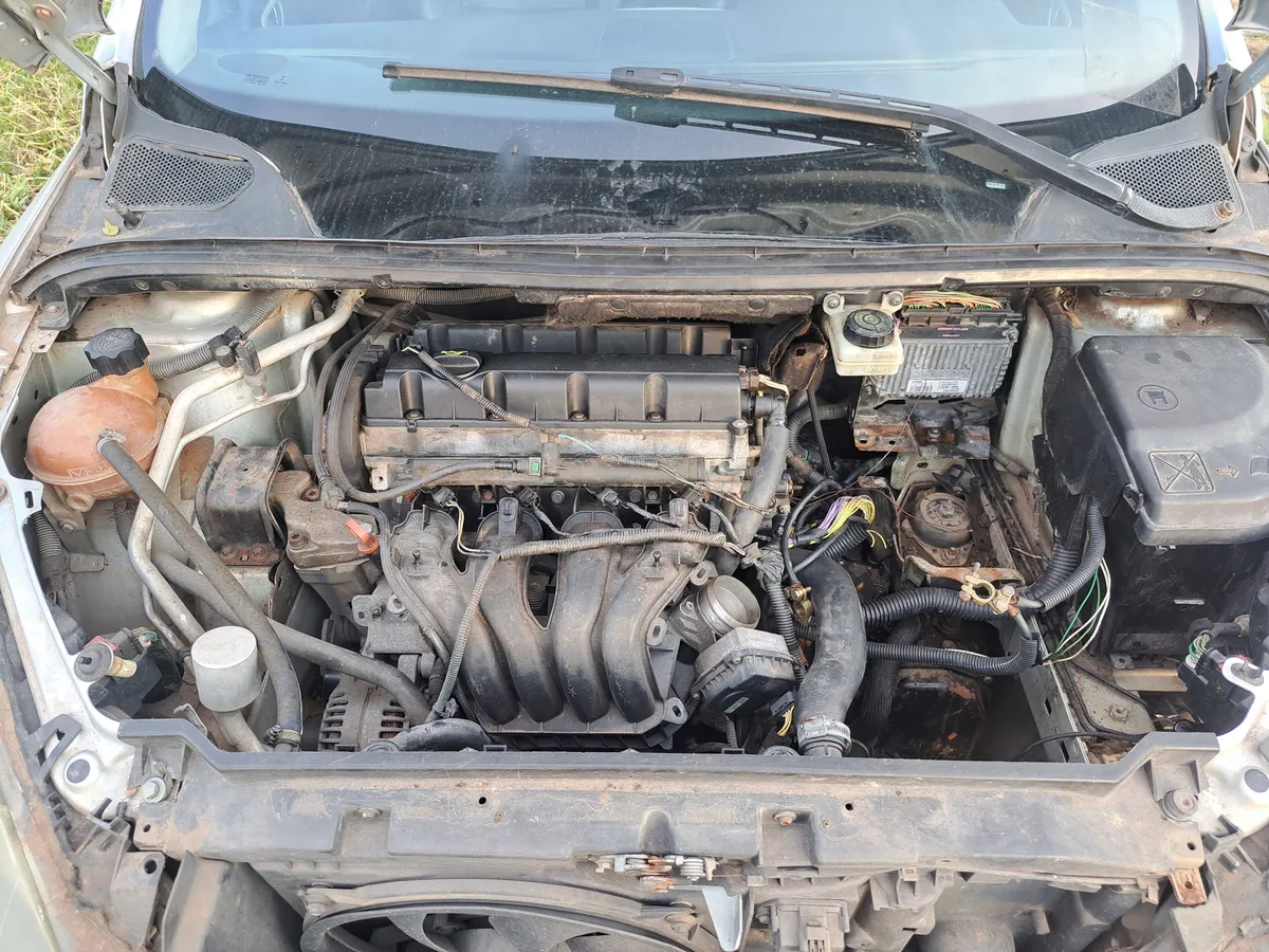 Sucata Peugeot 307 2008 2.0 Automatico Retirada De Peças (Usado) - Imagem 5